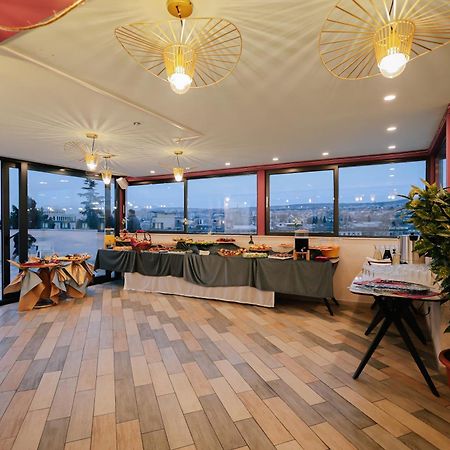 Brosse Garden Hotel Тбилиси Екстериор снимка