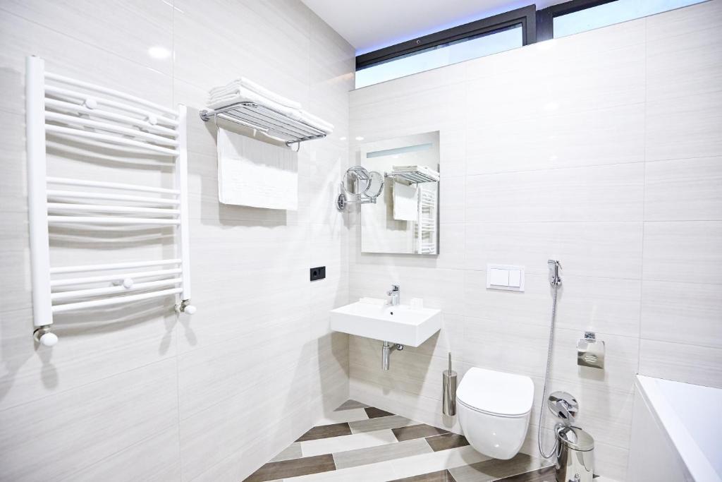 Brosse Garden Hotel Тбилиси Екстериор снимка