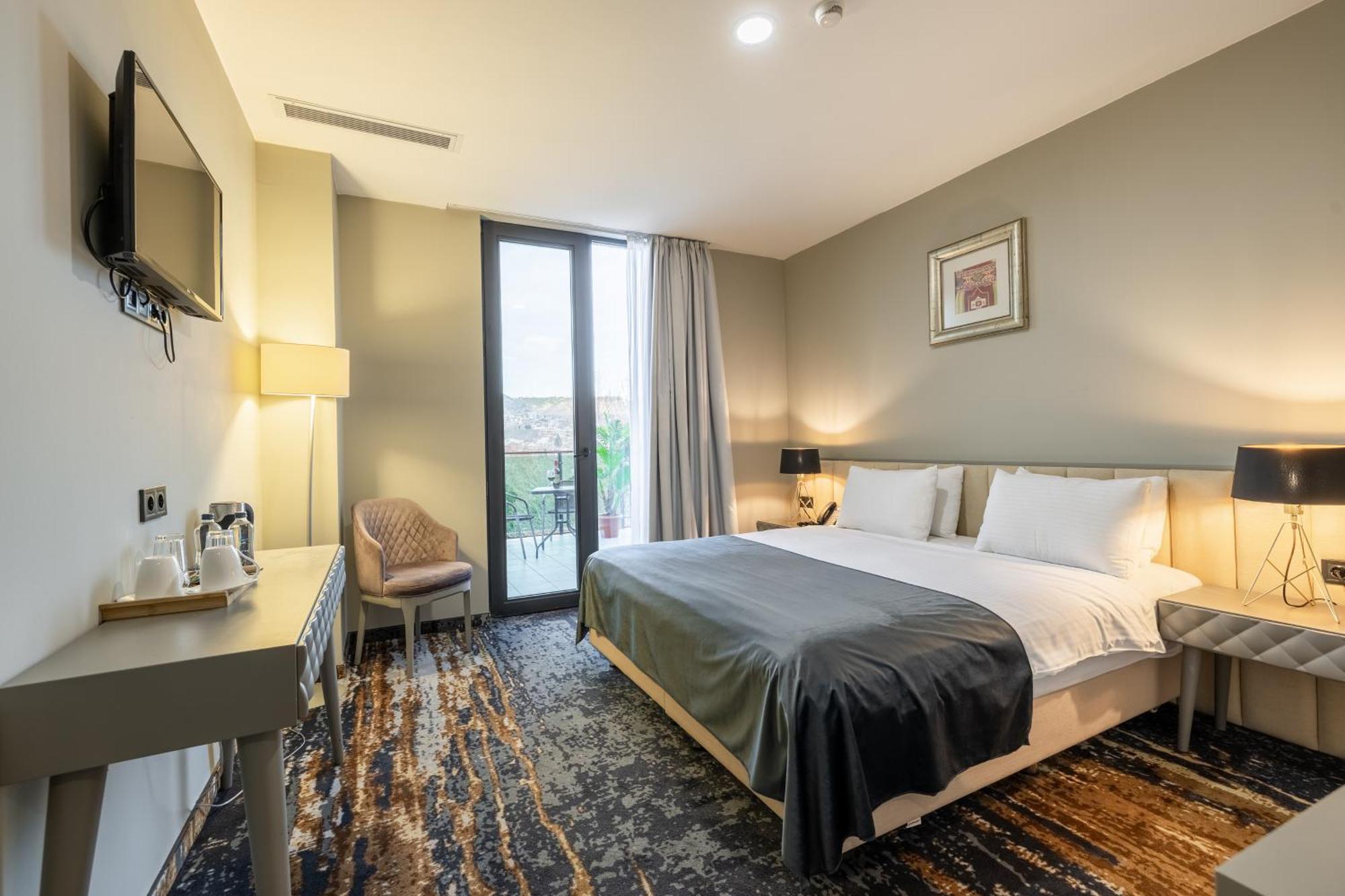 Brosse Garden Hotel Тбилиси Екстериор снимка