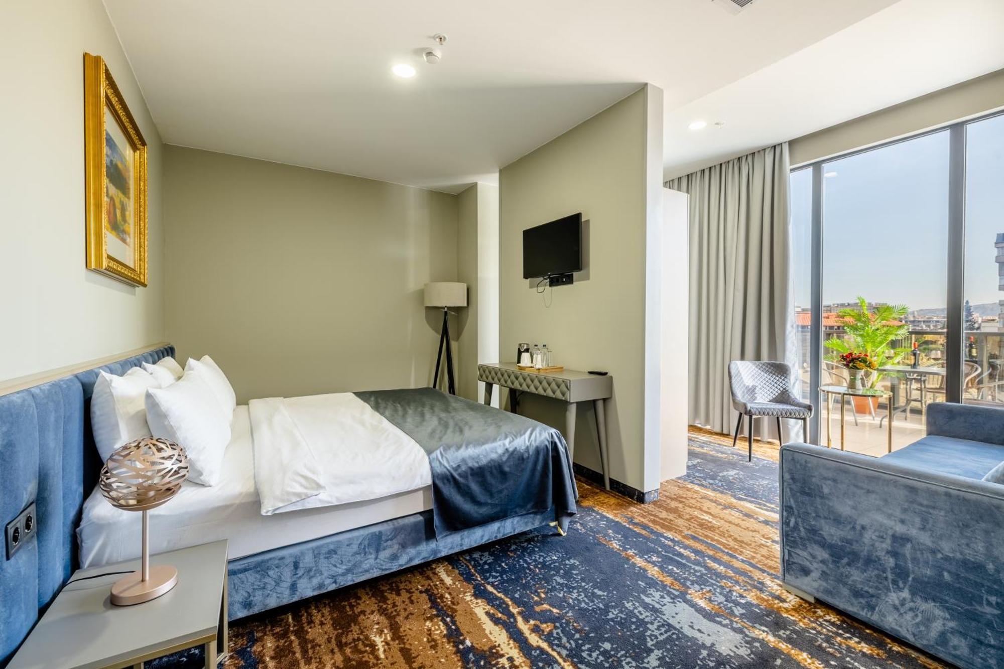Brosse Garden Hotel Тбилиси Екстериор снимка