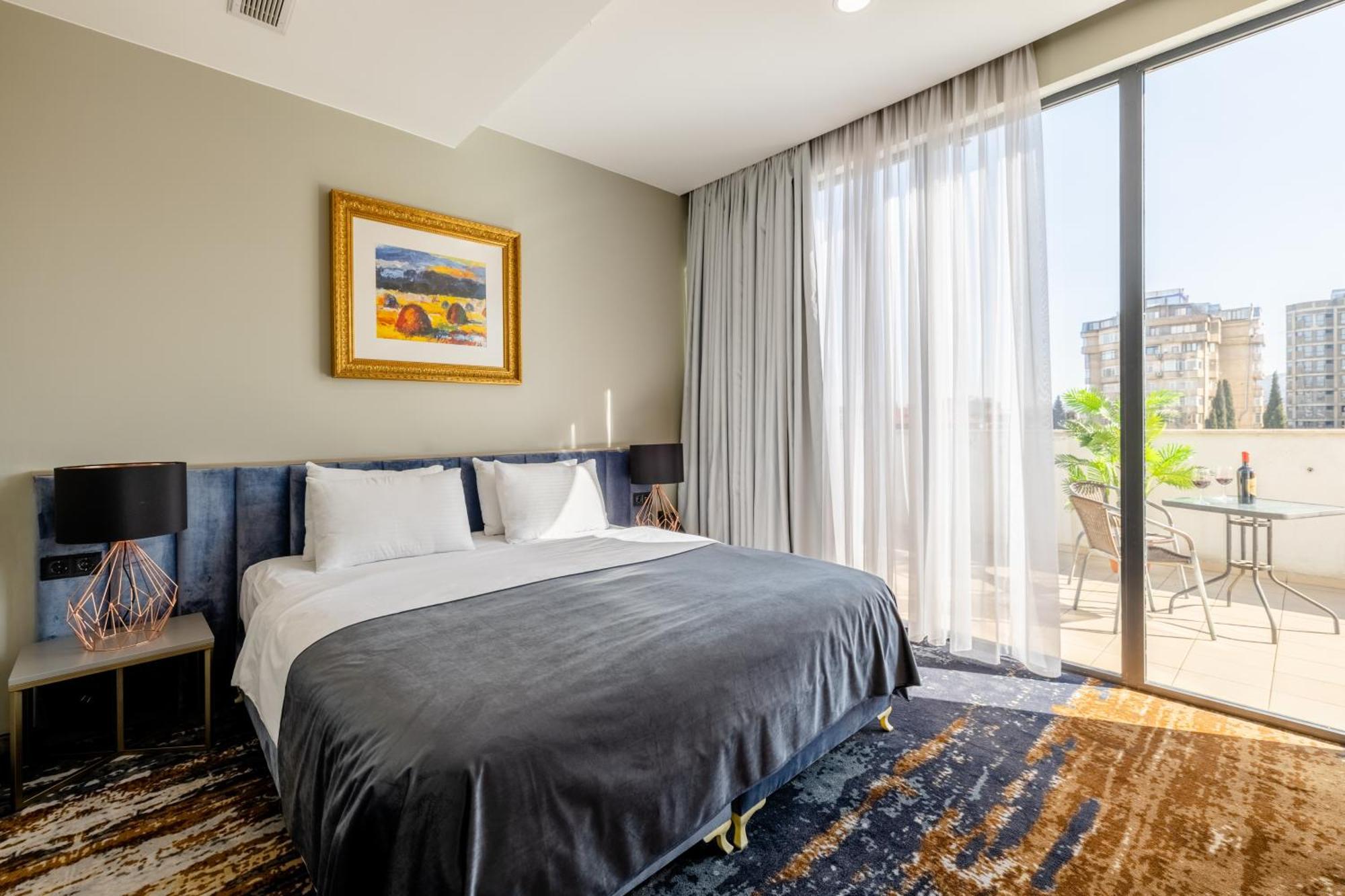 Brosse Garden Hotel Тбилиси Екстериор снимка