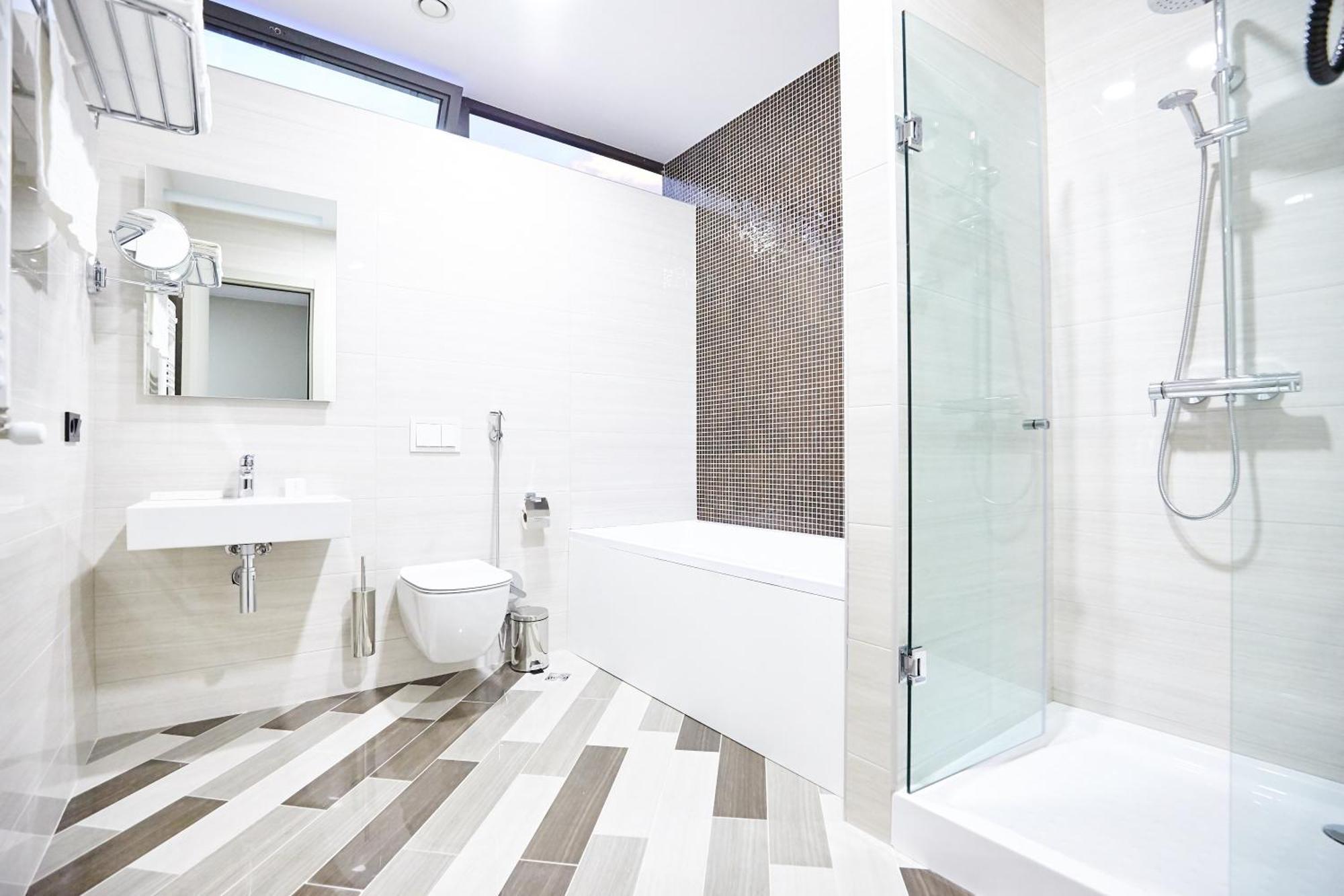 Brosse Garden Hotel Тбилиси Екстериор снимка