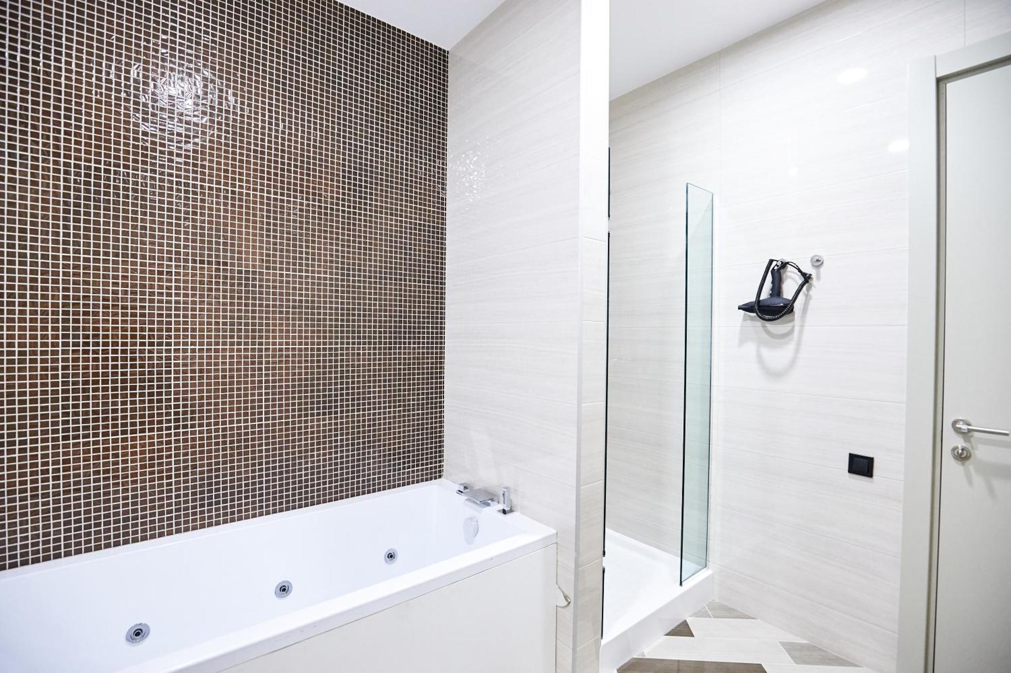 Brosse Garden Hotel Тбилиси Екстериор снимка
