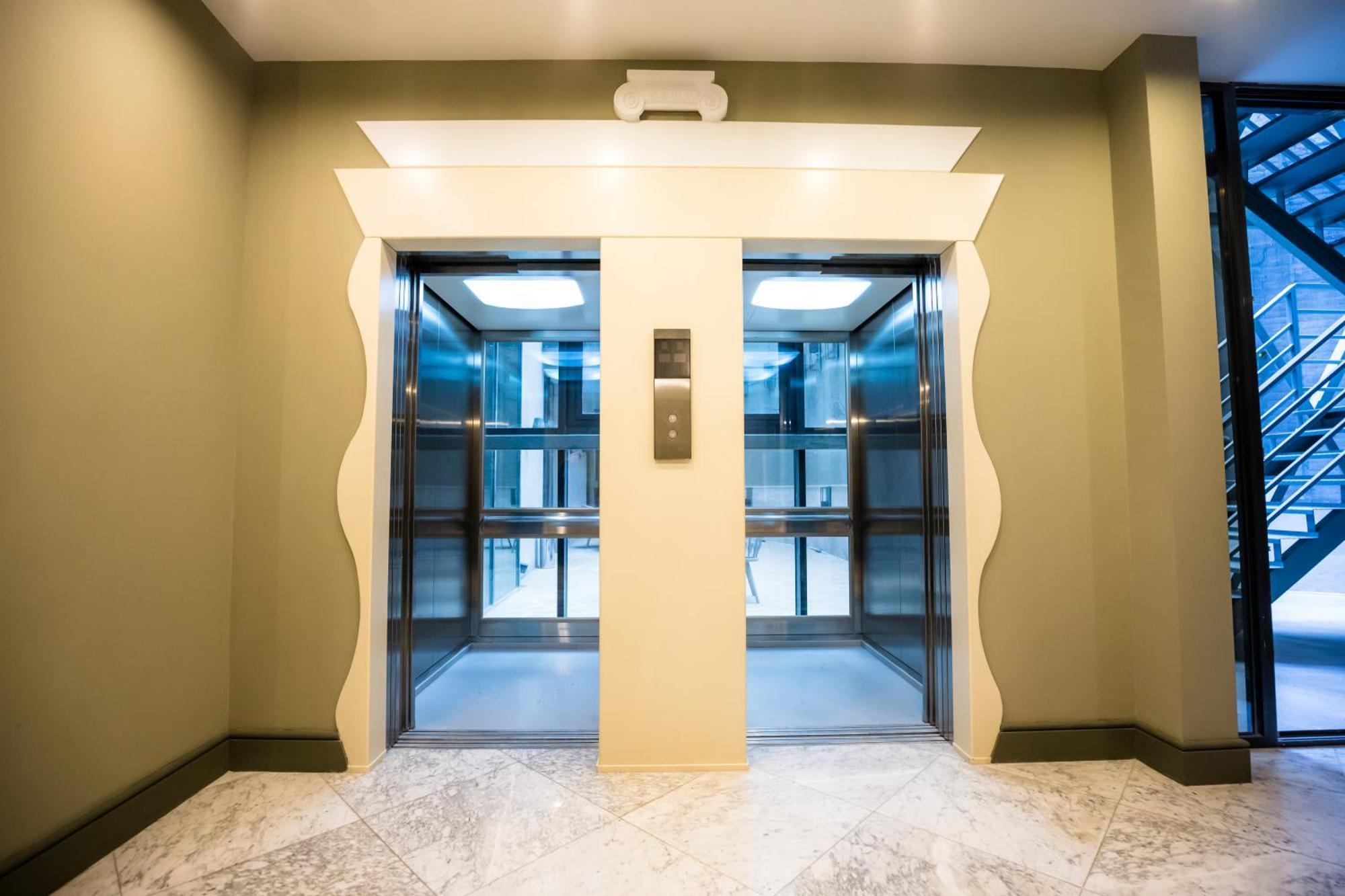 Brosse Garden Hotel Тбилиси Екстериор снимка