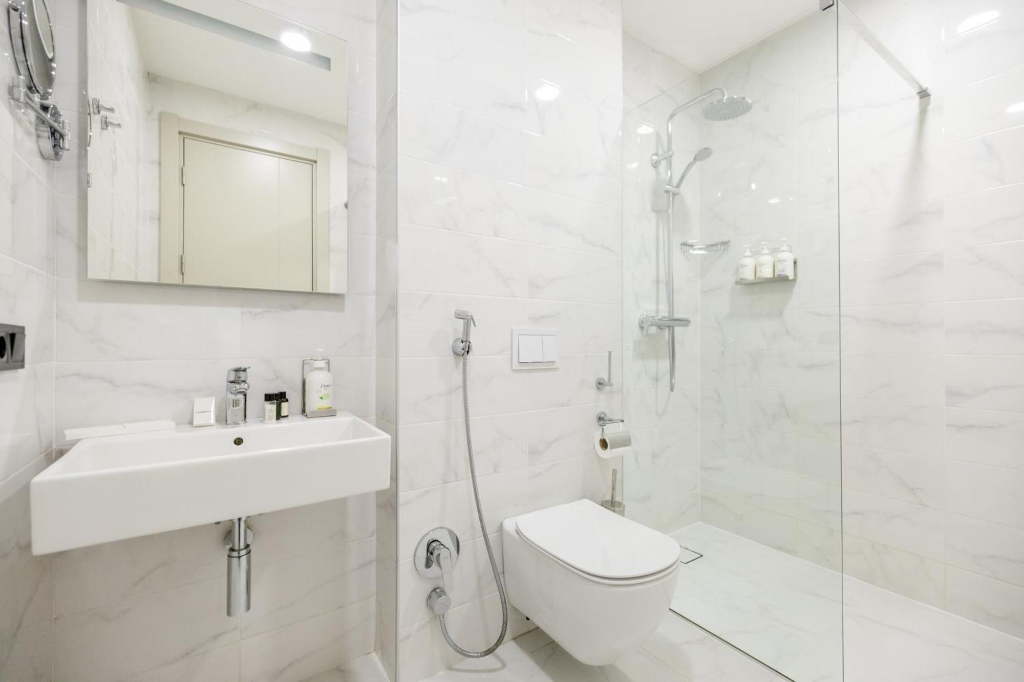 Brosse Garden Hotel Тбилиси Стая снимка