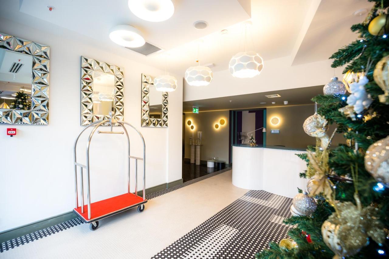 Brosse Garden Hotel Тбилиси Екстериор снимка
