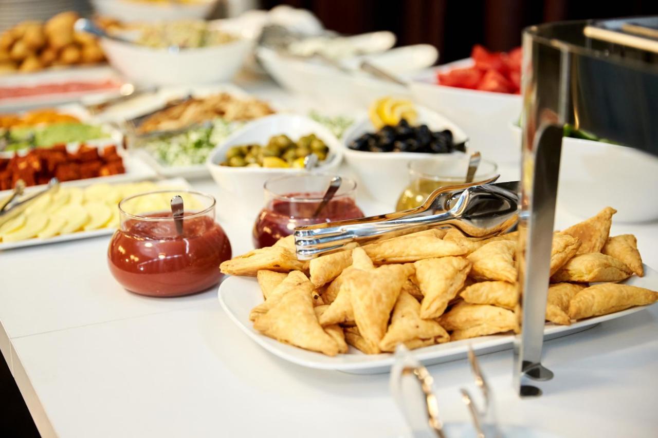 Brosse Garden Hotel Тбилиси Екстериор снимка